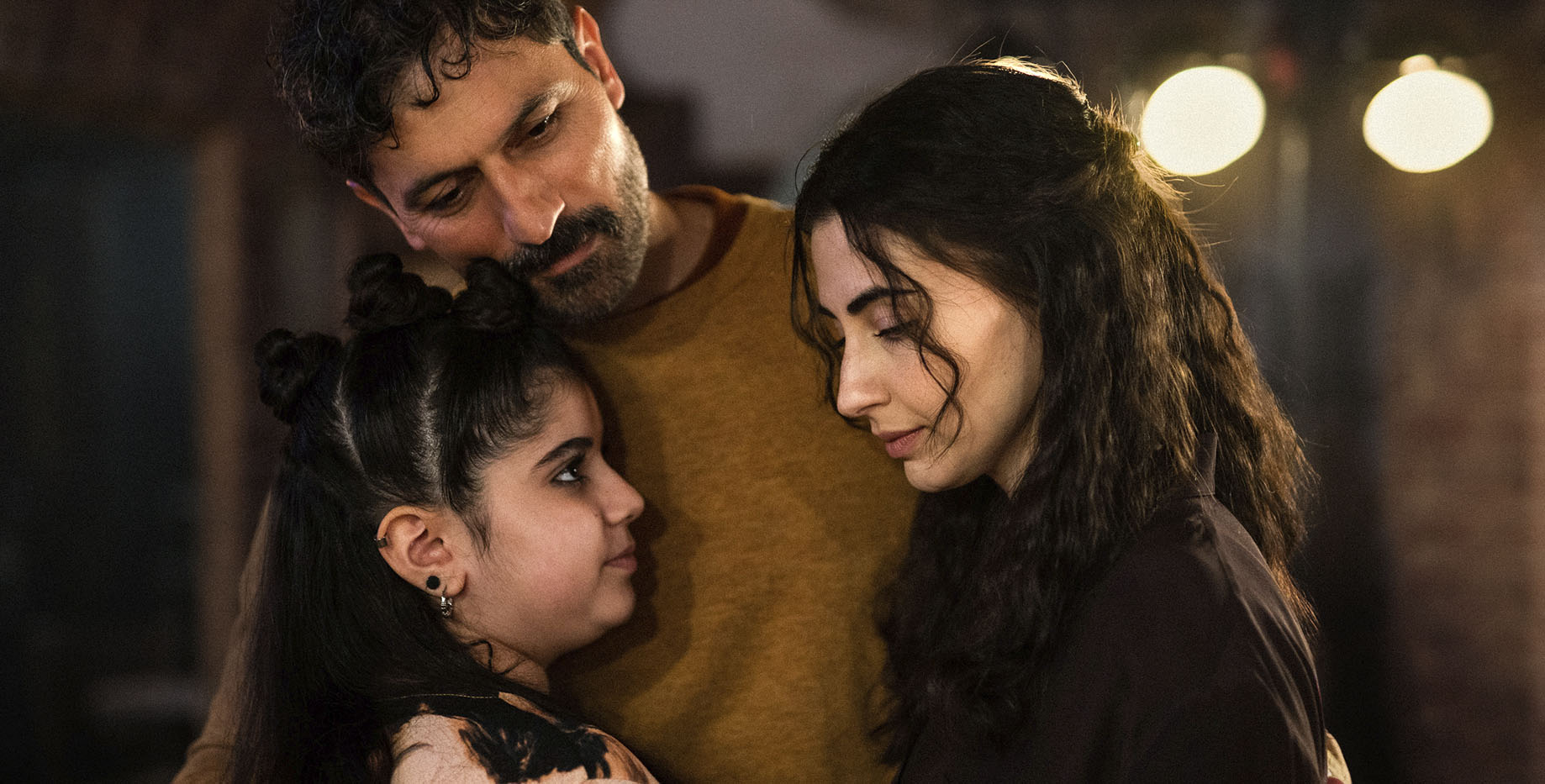 Earth-Song-still-Rojin-Ferhat-Azad_web