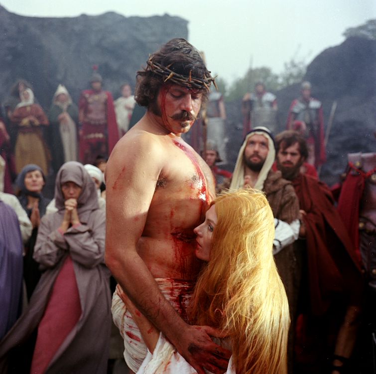The-Devils-re-release-_st_4_jpg_sd-low_2026-Warner-Bros-Pictures-All-rights-reserved
